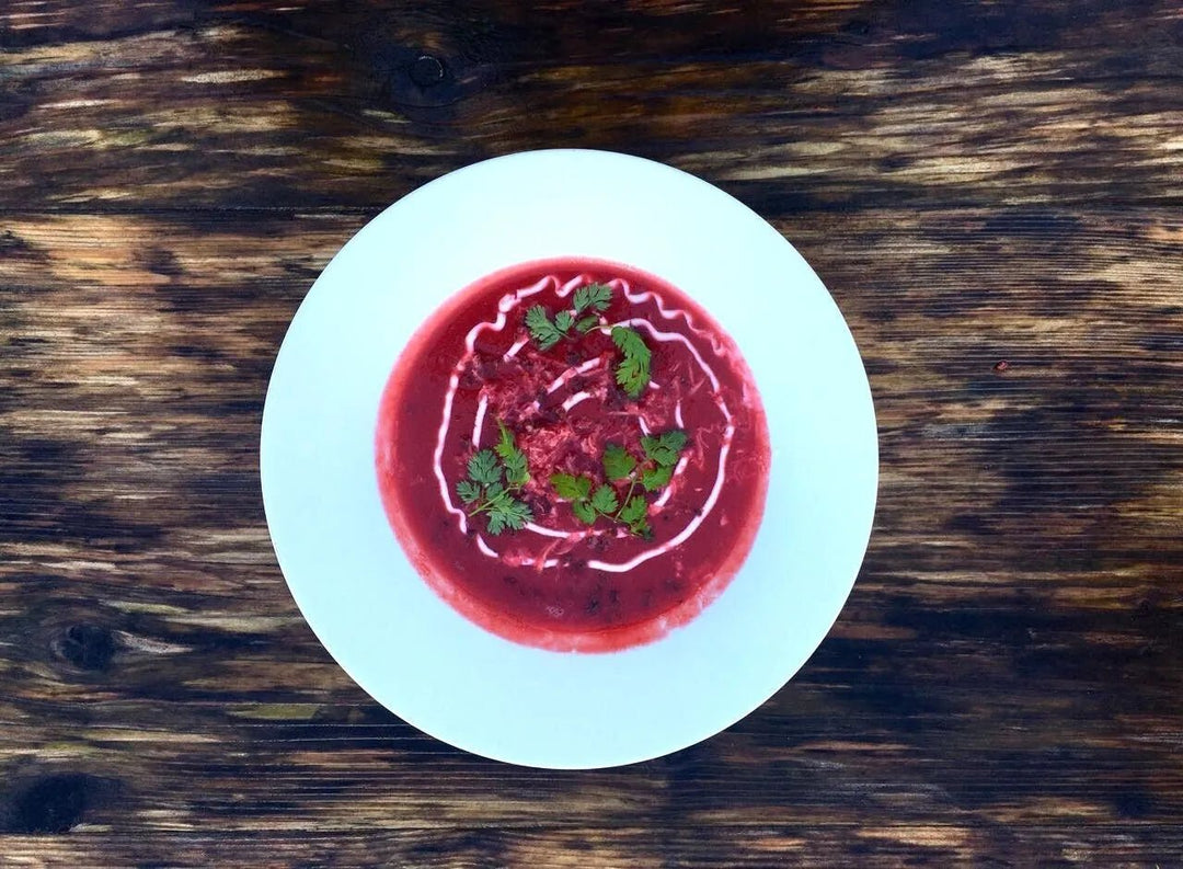Rote Beete Suppe mit geröstetem Pumpernickel - Sylter Manufaktur Johannes King