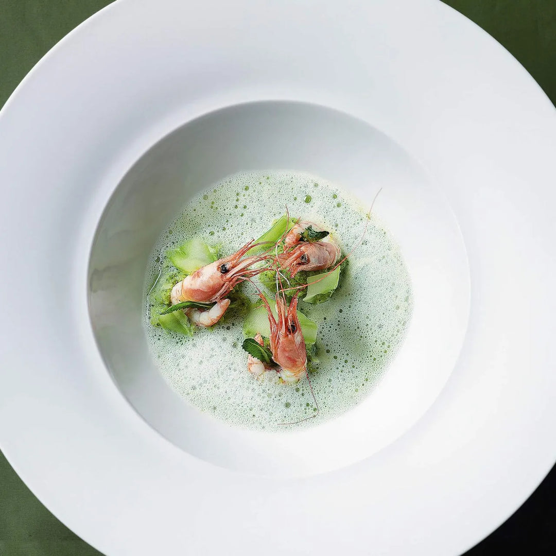 Brokkolisuppe mit großen Krabben
