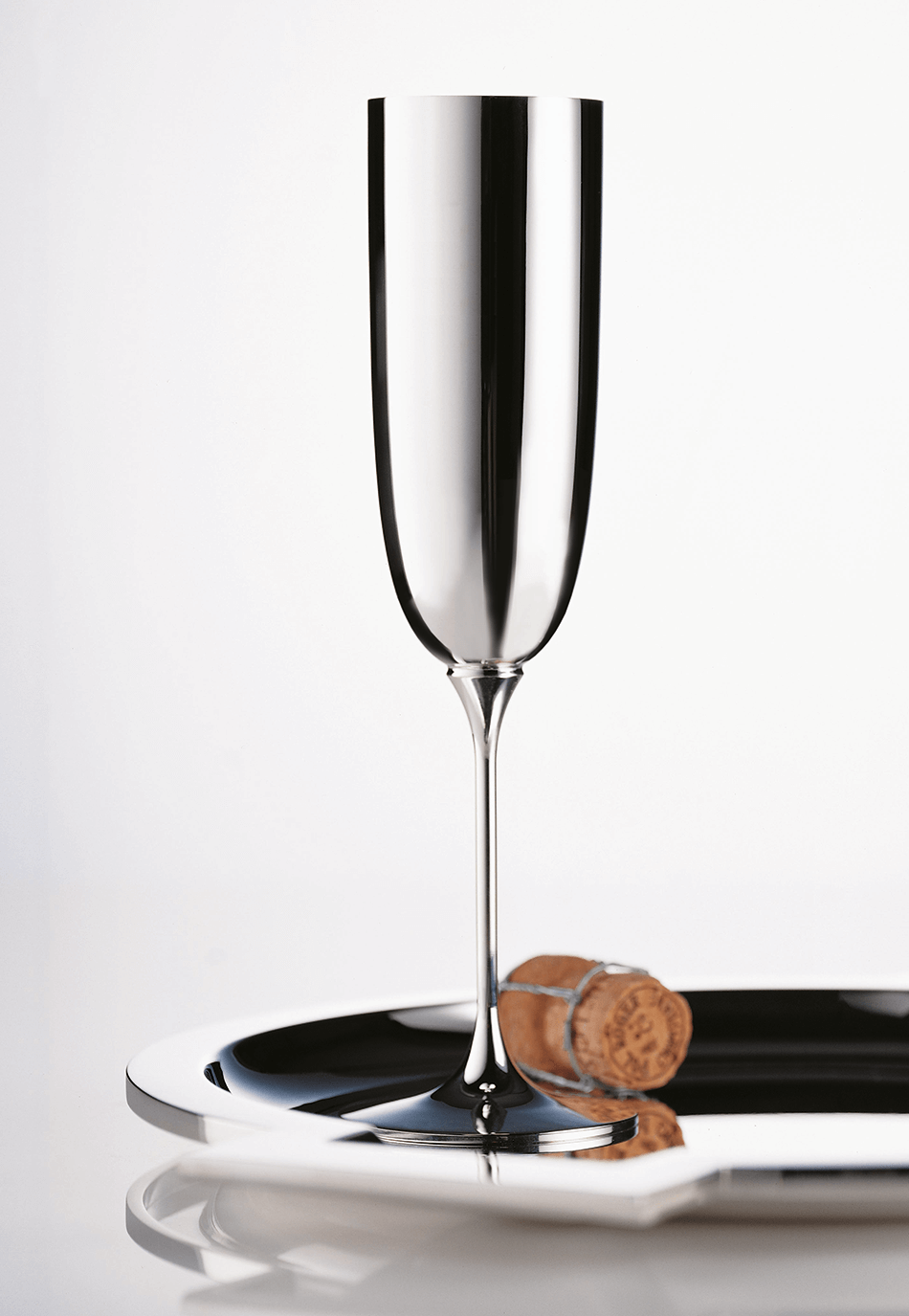 Alta Champagnerkelch aus Silber mit schlanker Silhouette, freigestellt