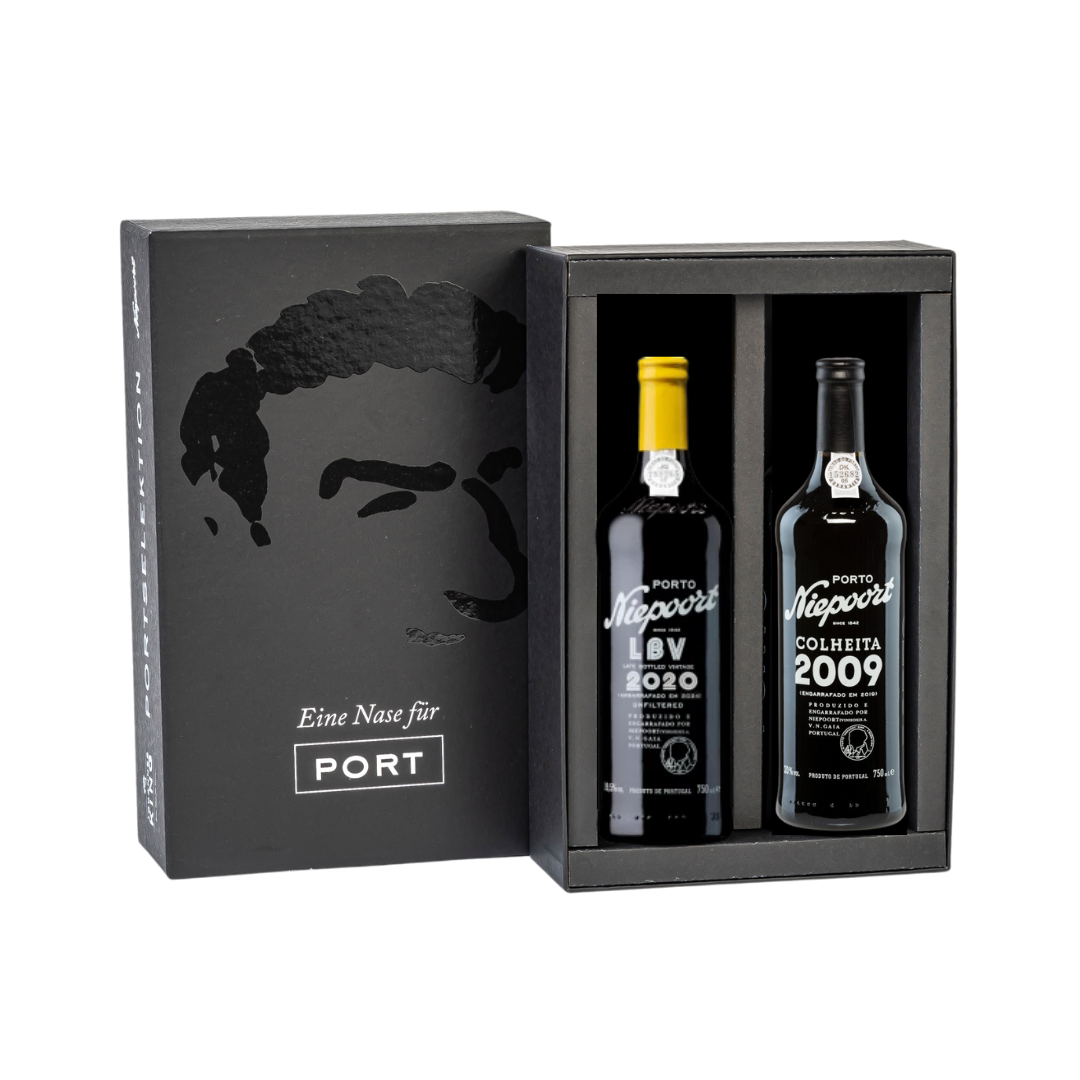 Die Potwein Tasting-Box *Für Fortgeschrittene* von Johannes King enthält zwei Niepoort Portweine - LBV 2020 (gelber Verschluss) und Colheita 2009 (schwarzer Verschluss) - in einer schwarzen Geschenkbox mit illustrierter Vorderseite und weißem Text.