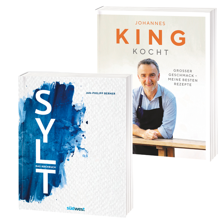 Das Sylter Kochbuch-Duo der Sylter Manufaktur Johannes King umfasst "SYLT DAS KOCHBUCH" von Jan-Philipp Berner mit blauem Einband und "KING KOCHT" von Johannes King, das den Autor lächelnd in einer Schürze zeigt.