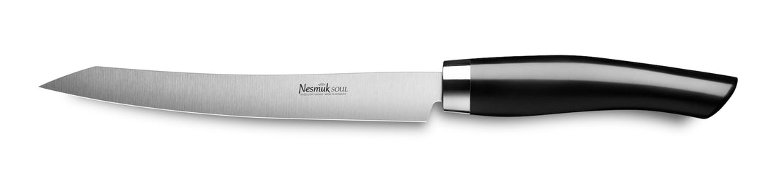 Ein Nesmuk Soul Slicer 160 aus Edelstahl mit schwarzem Griff auf weißem Hintergrund.