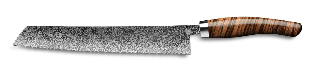 Ein Nesmuk Exklusiv C90 Brotmesser 270 mit gestreiftem Holzgriff auf weißem Grund, aus der Solinger EXKLUSIV Kollektion.