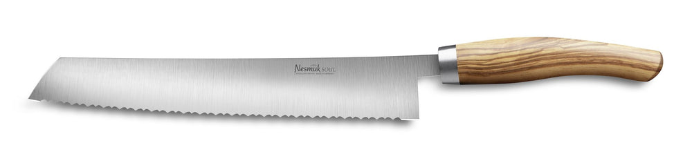 Ein Nesmuk Soul Brotmesser 270 mit Holzgriff auf weißem Hintergrund.