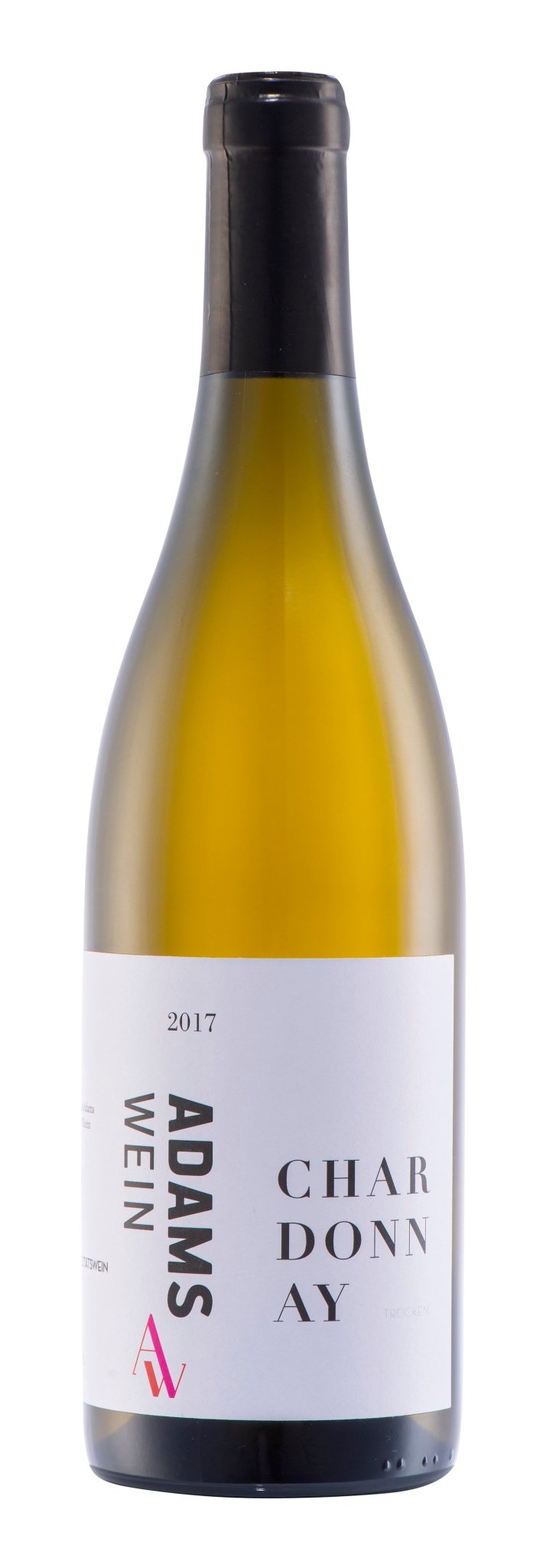 Eine Flasche Chardonnay 2017 Adams Wein isoliert auf weißem Hintergrund.