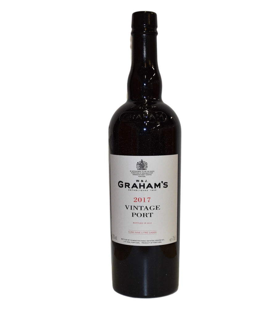 Eine Flasche Graham's Vintage 2017 0,75l Portwein auf weißem Hintergrund.