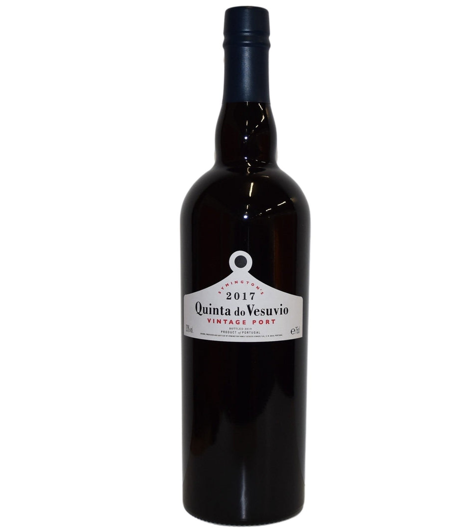Eine Flasche Quinta do Vesuvio Vintage 2017 0,75l Portwein auf einem schlichten Hintergrund.