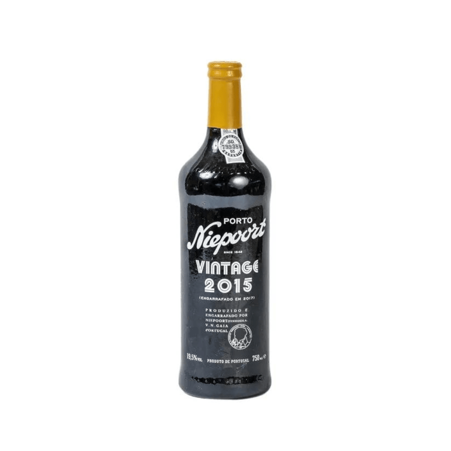 Eine Flasche Niepoort Vintage 2015 0,75l von Niepoort vor weißem Hintergrund.