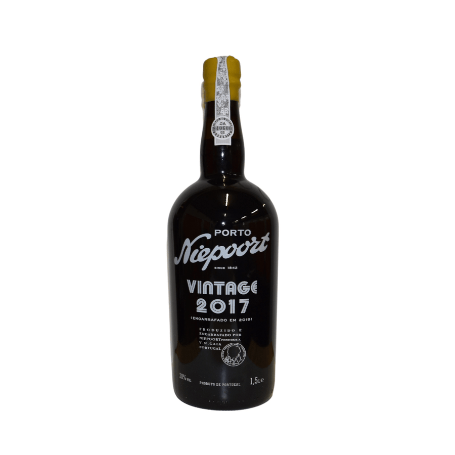 Eine Flasche Niepoort Vintage Magnum 2017 1,5 l Wein vor weißem Hintergrund.