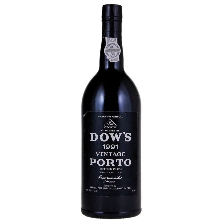 Eine Flasche Dow's Vintage 1991 0,75l Portowein mit schwarzem Etikett.